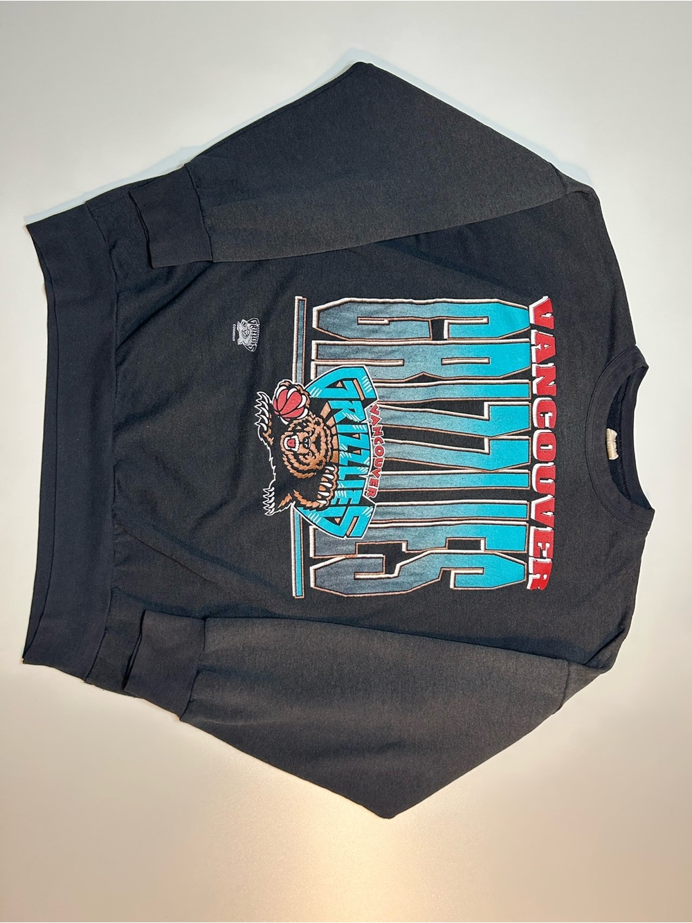 Vintage 90s Vancouver Grizzlies NBA Big Logo Black Crewneck Sweatshirt